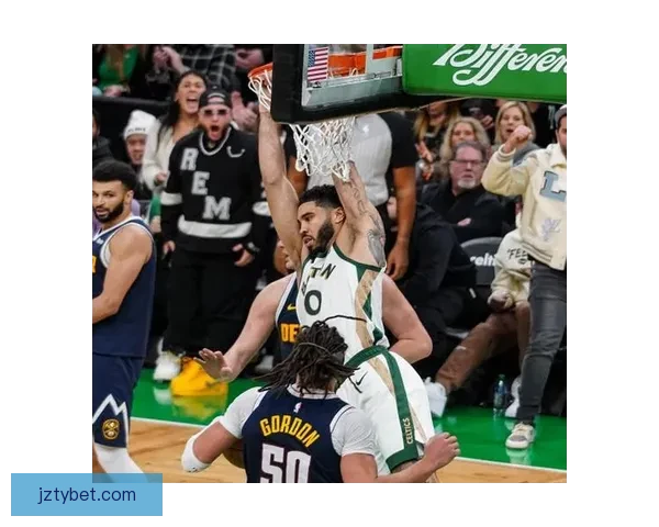 塔图姆三节23分11篮板9助攻差1助实现连场三双展现巨星实力