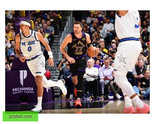 东契奇砍40+准三双刷新纪录 詹姆斯关键表现助球队取胜